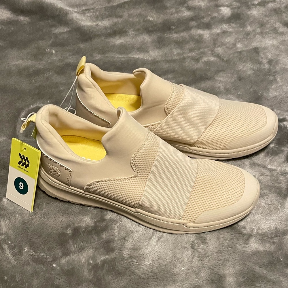 Women’s Pull-On Performance Sneakers-Off-White